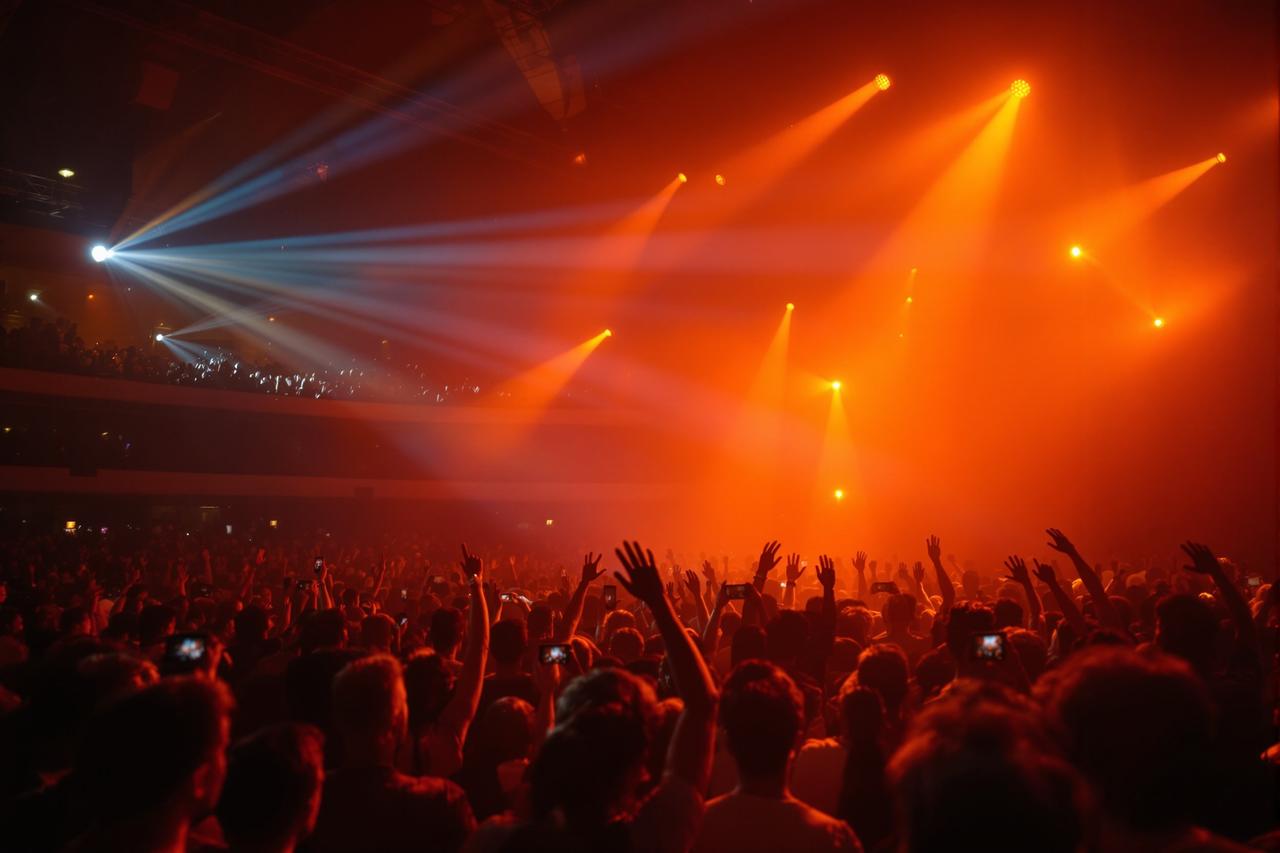 管家婆免费版影迷见面会圆满举行，万名粉丝热情参与